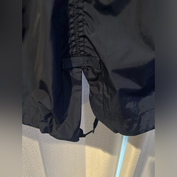 Women’s large raincoat with detachable hood. - Picture 7 of 8